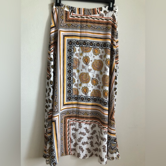 Mango A-line button-up abstract skirt - Picture 5 of 7